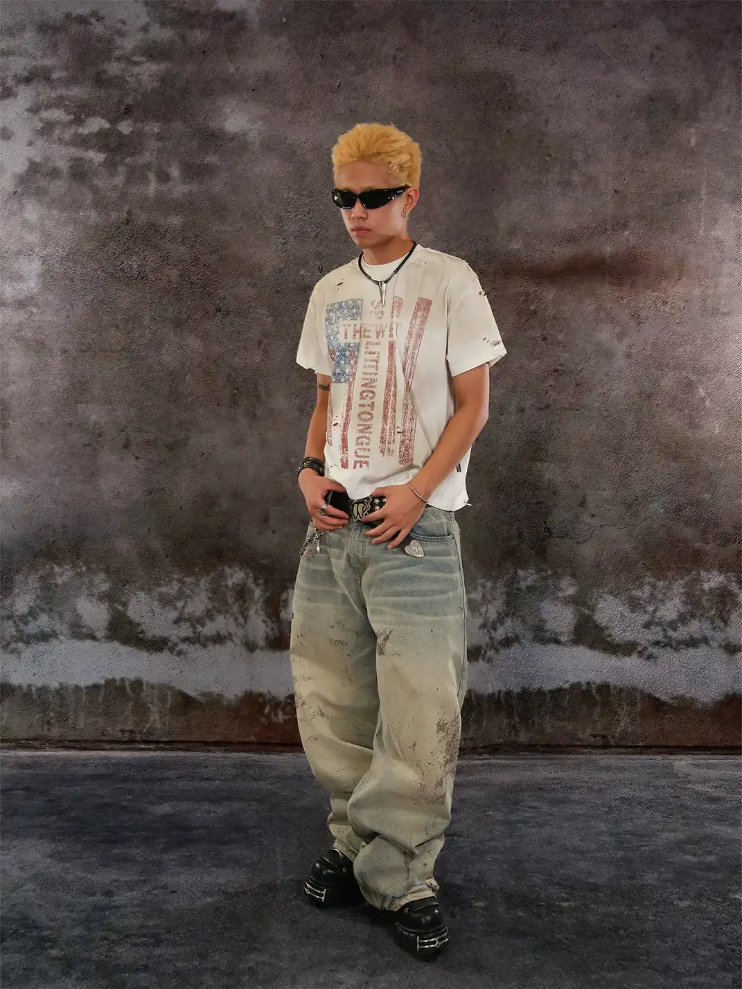 THEWET | Mud Dye Distressed Flag Print T-Shirt