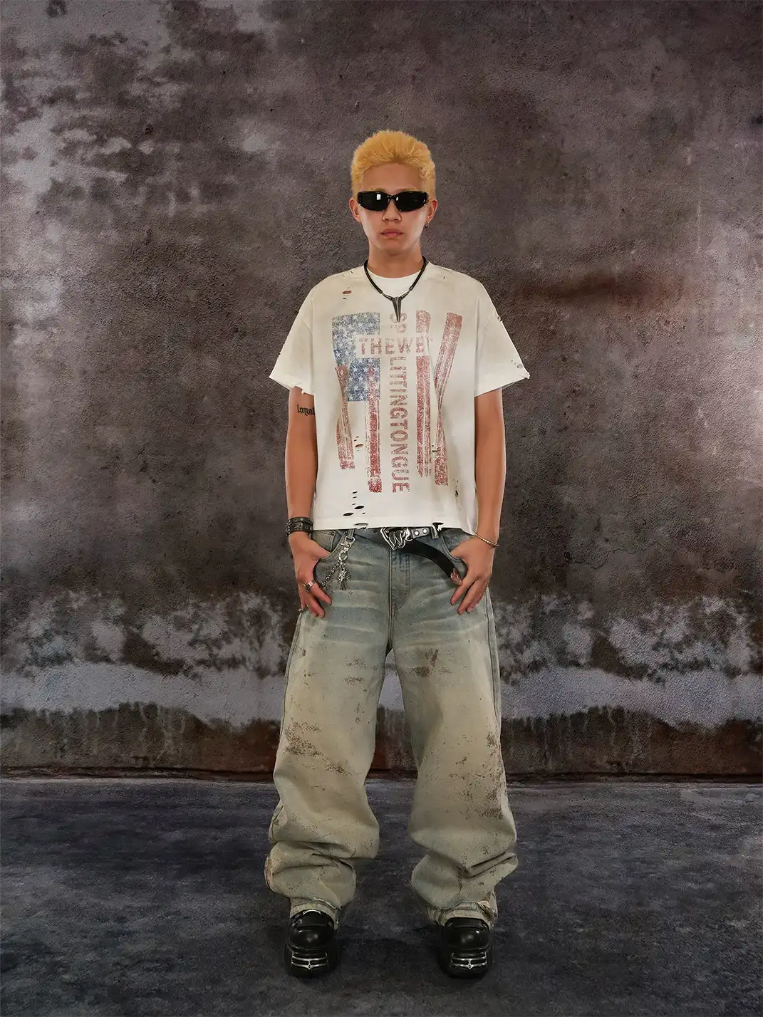 THEWET | Mud Dye Distressed Flag Print T-Shirt