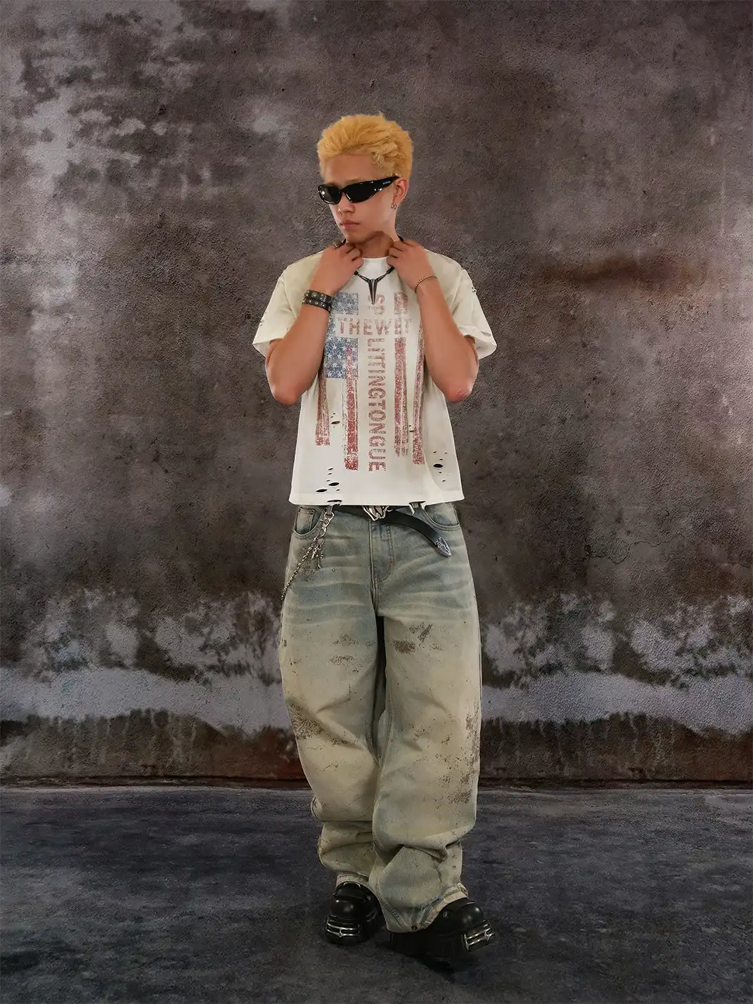 THEWET | Mud Dye Distressed Flag Print T-Shirt
