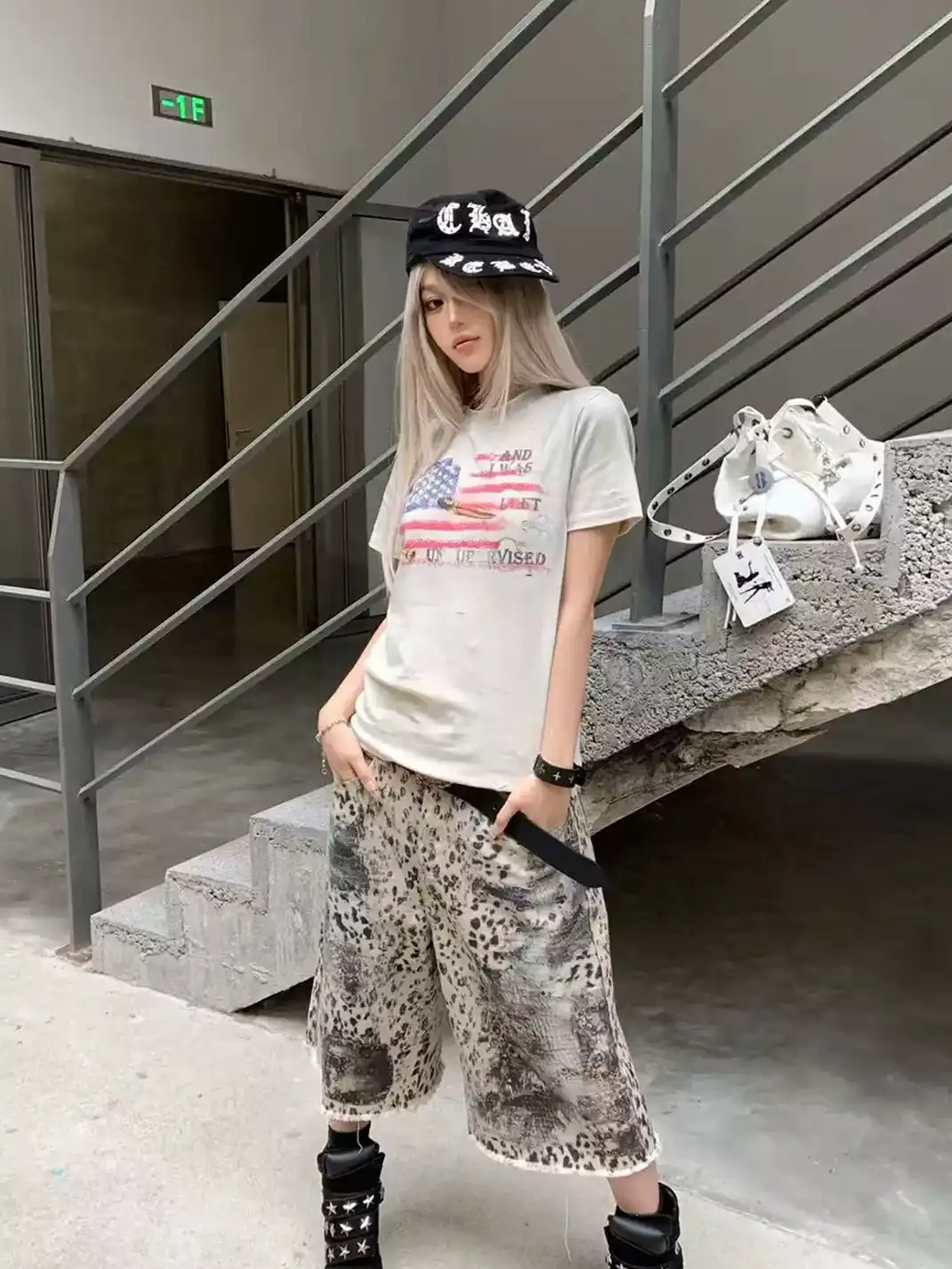 WASE | Spray Dirty Vintage Distressed Bullet Hole Flag Print T-Shirt