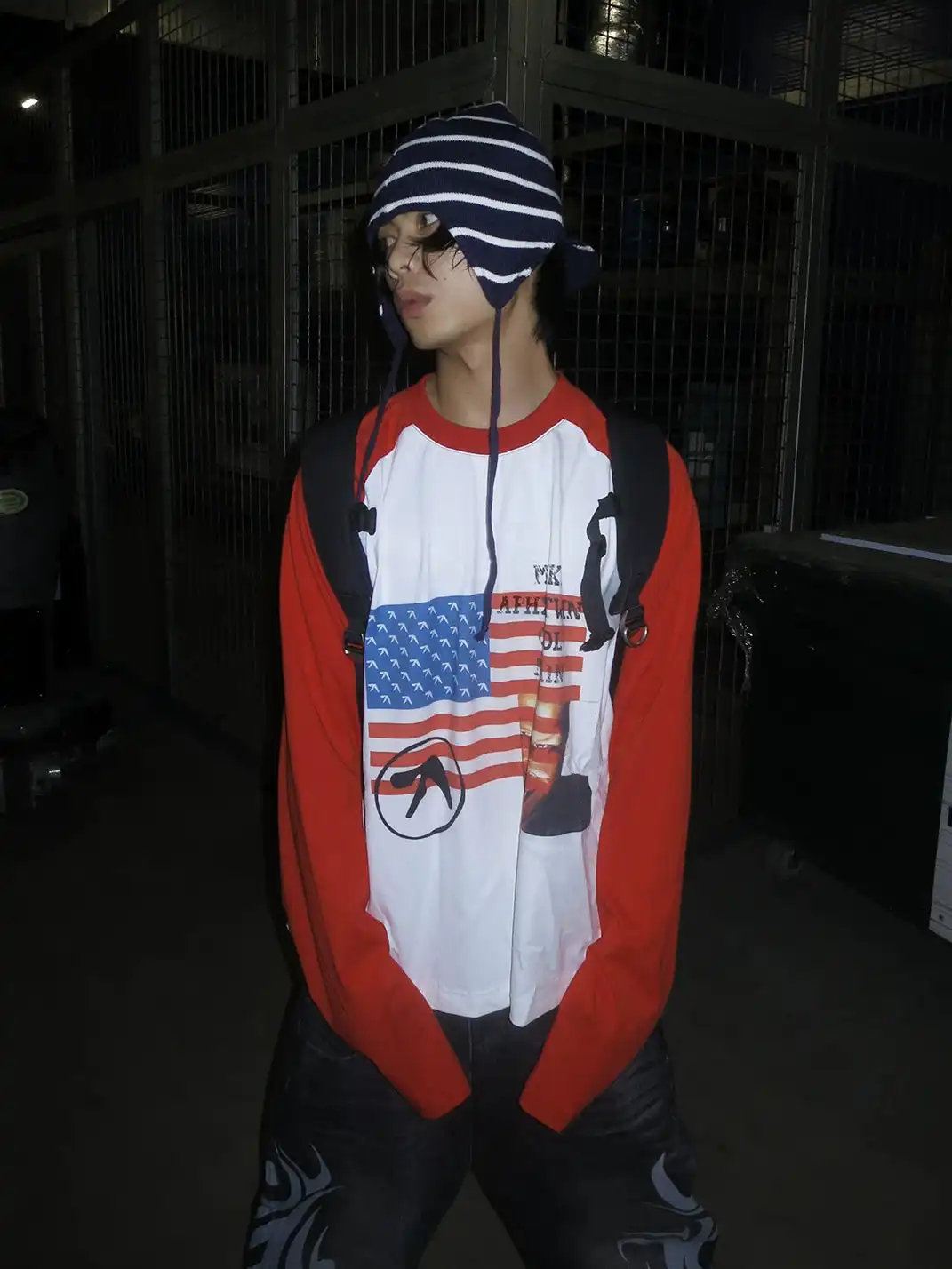 RAINMAKE | American Flag Graphic Raglan Long Sleeve T-Shirt
