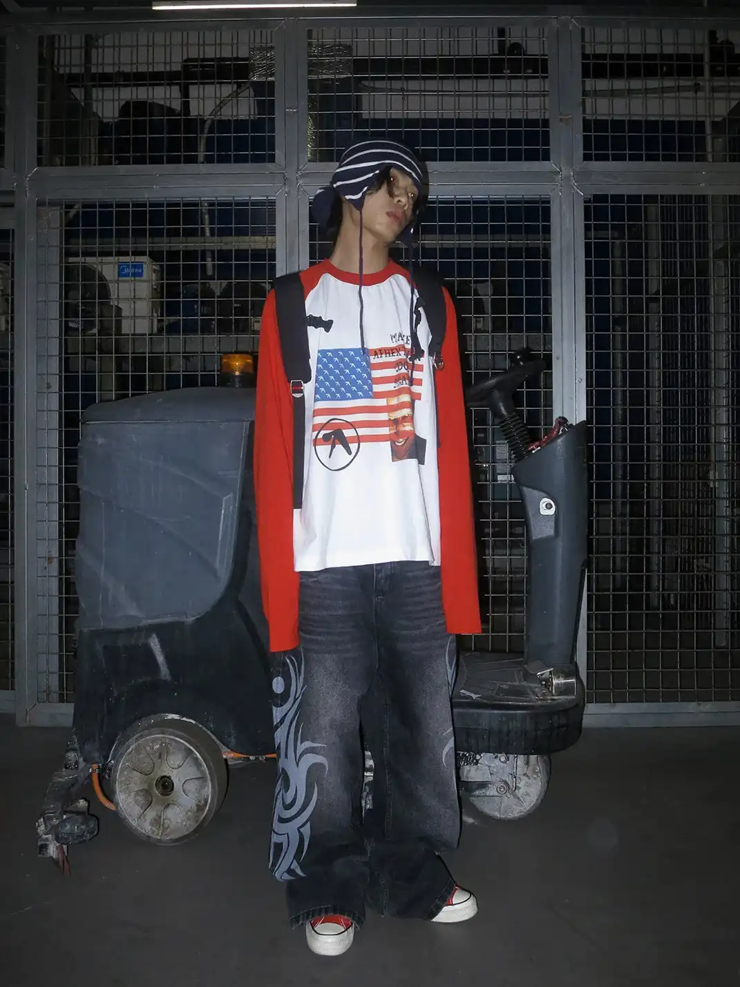 RAINMAKE | American Flag Graphic Raglan Long Sleeve T-Shirt