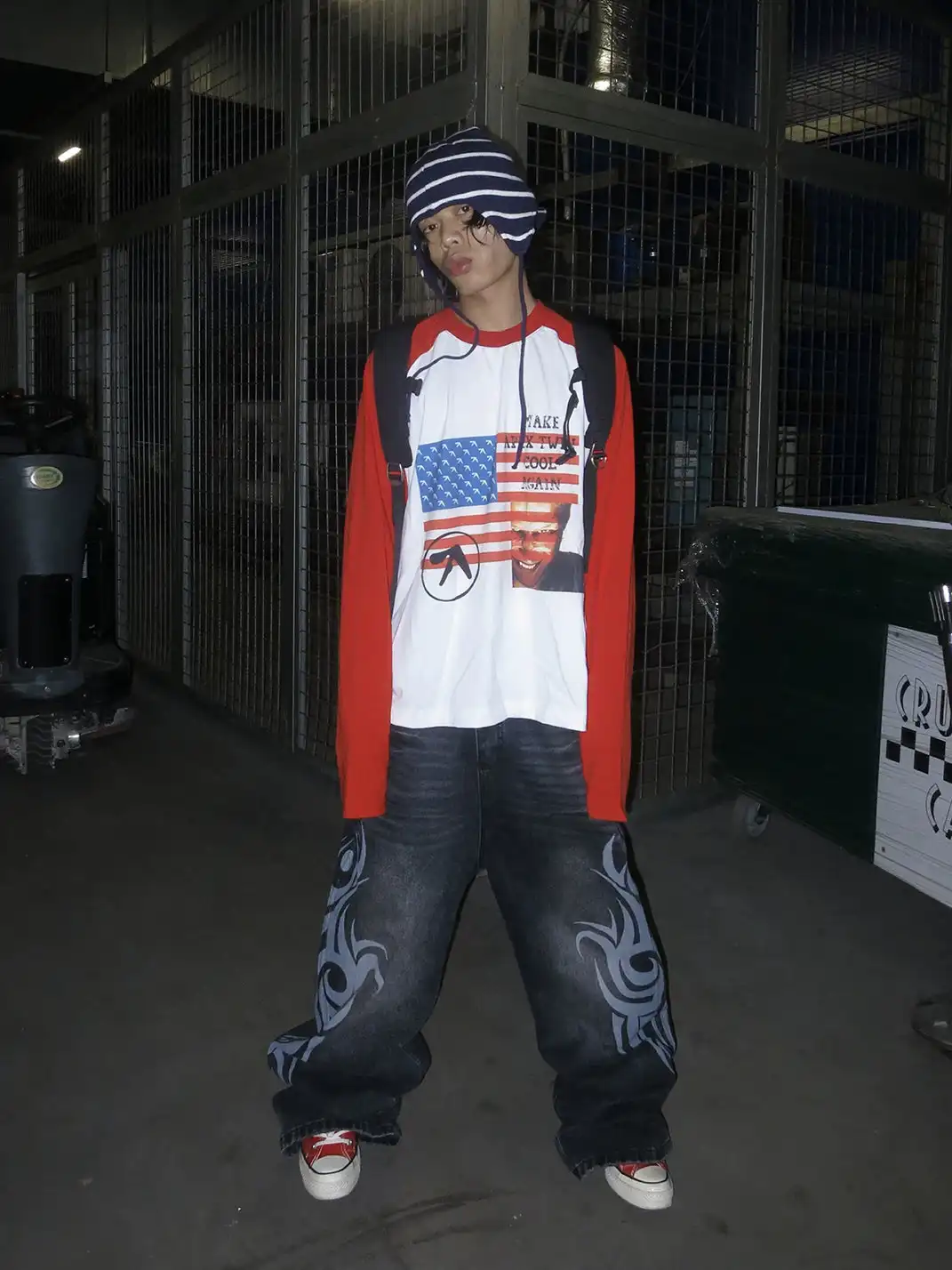 RAINMAKE | American Flag Graphic Raglan Long Sleeve T-Shirt
