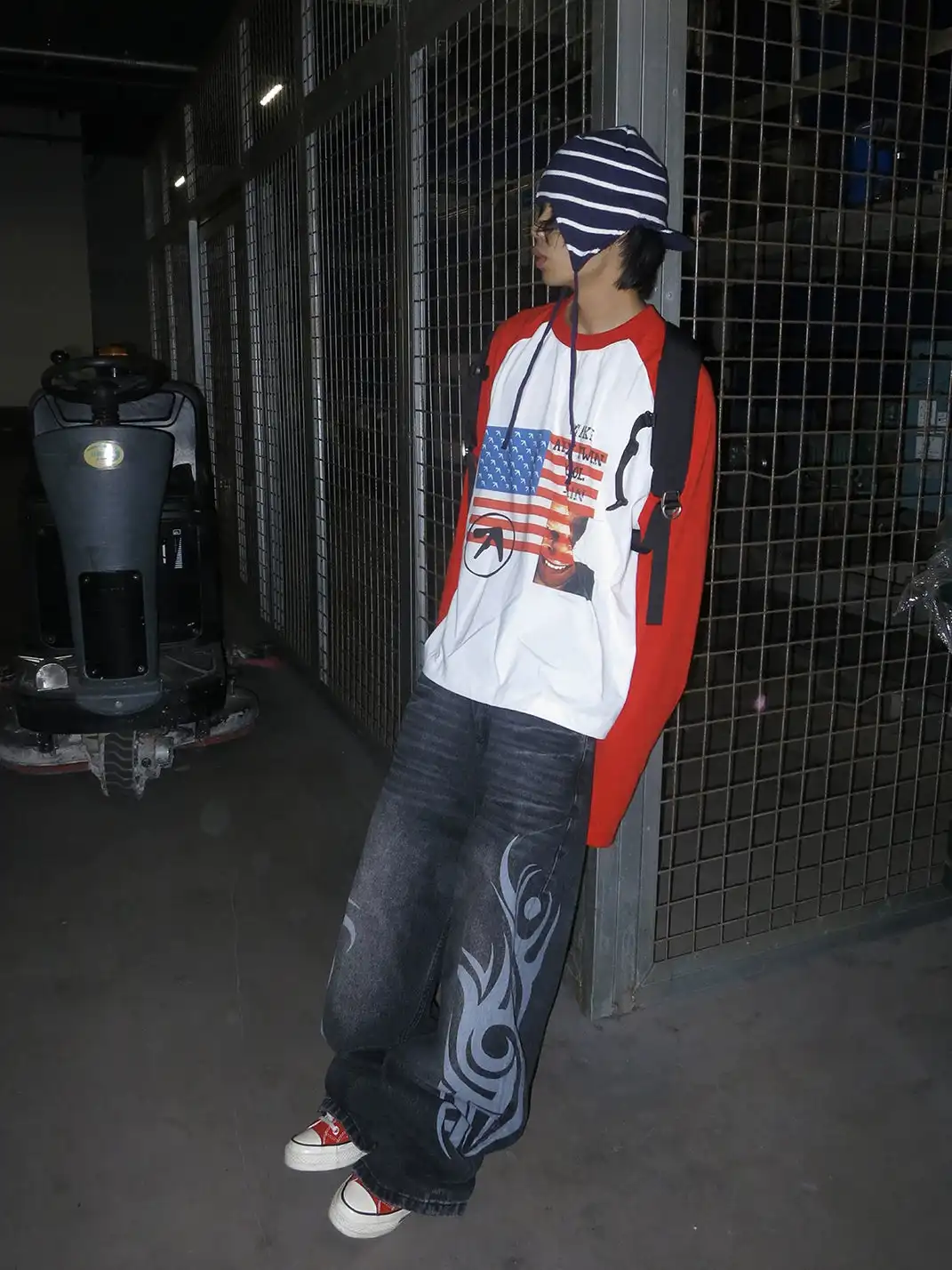 RAINMAKE | American Flag Graphic Raglan Long Sleeve T-Shirt