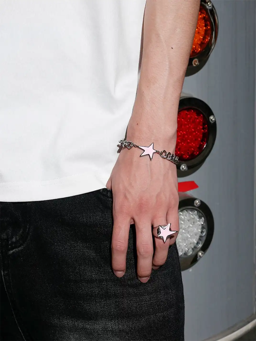 CHICHABOOM | Asymmetrical Five-pointed Star Titanium Steel Ring