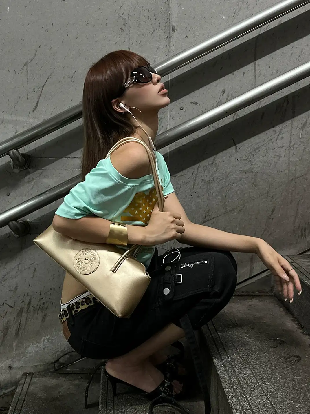 EAHO | Letter Print Off Shoulder T-Shirt