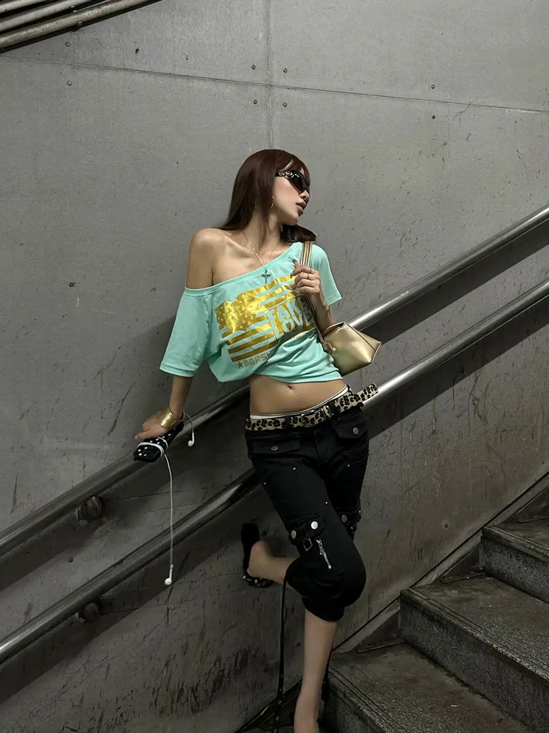 EAHO | Letter Print Off Shoulder T-Shirt