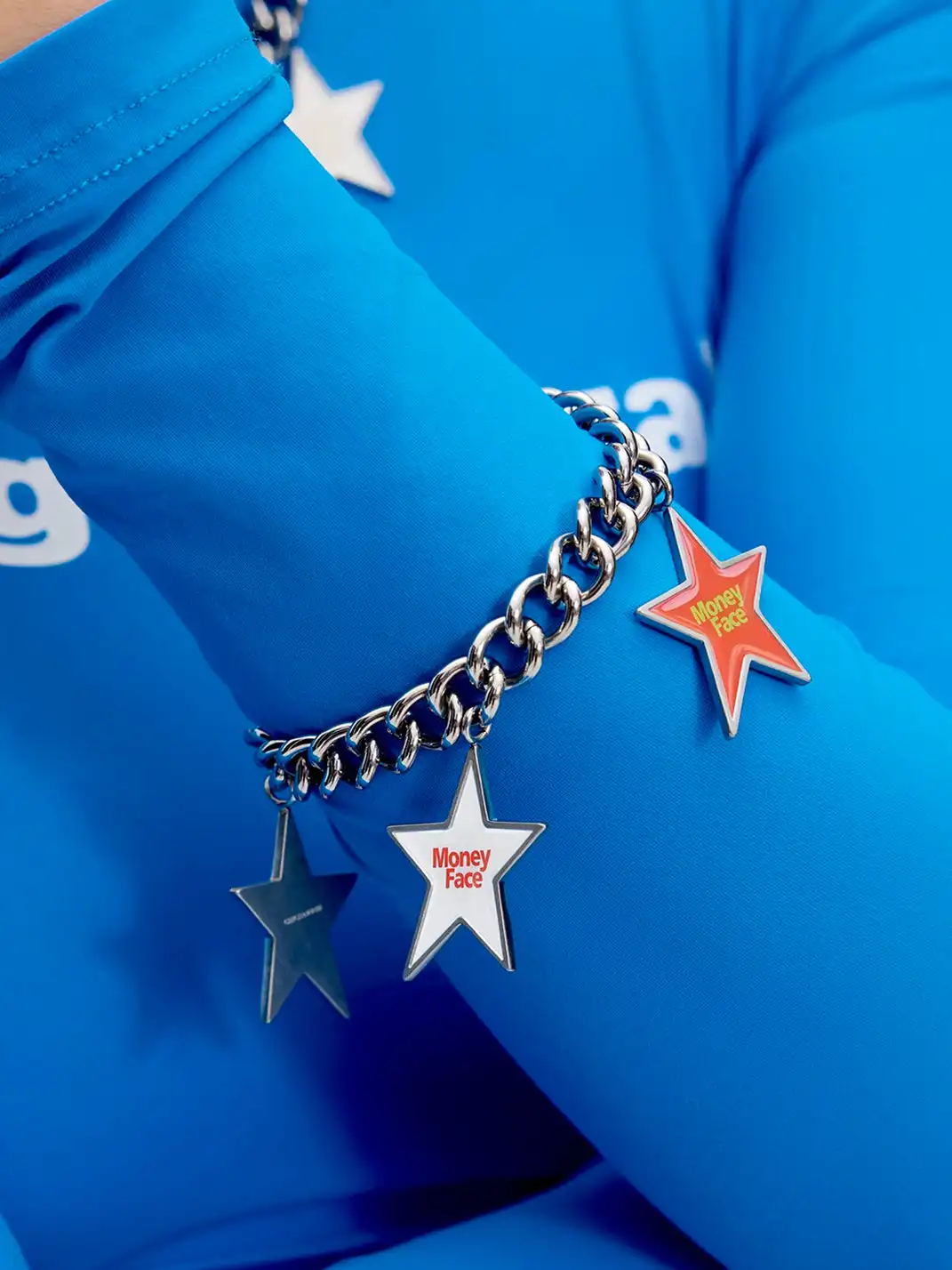 CHICHABOOM | Slogan Print Five-Pointed Star Pendant Cuban Link Bracelet