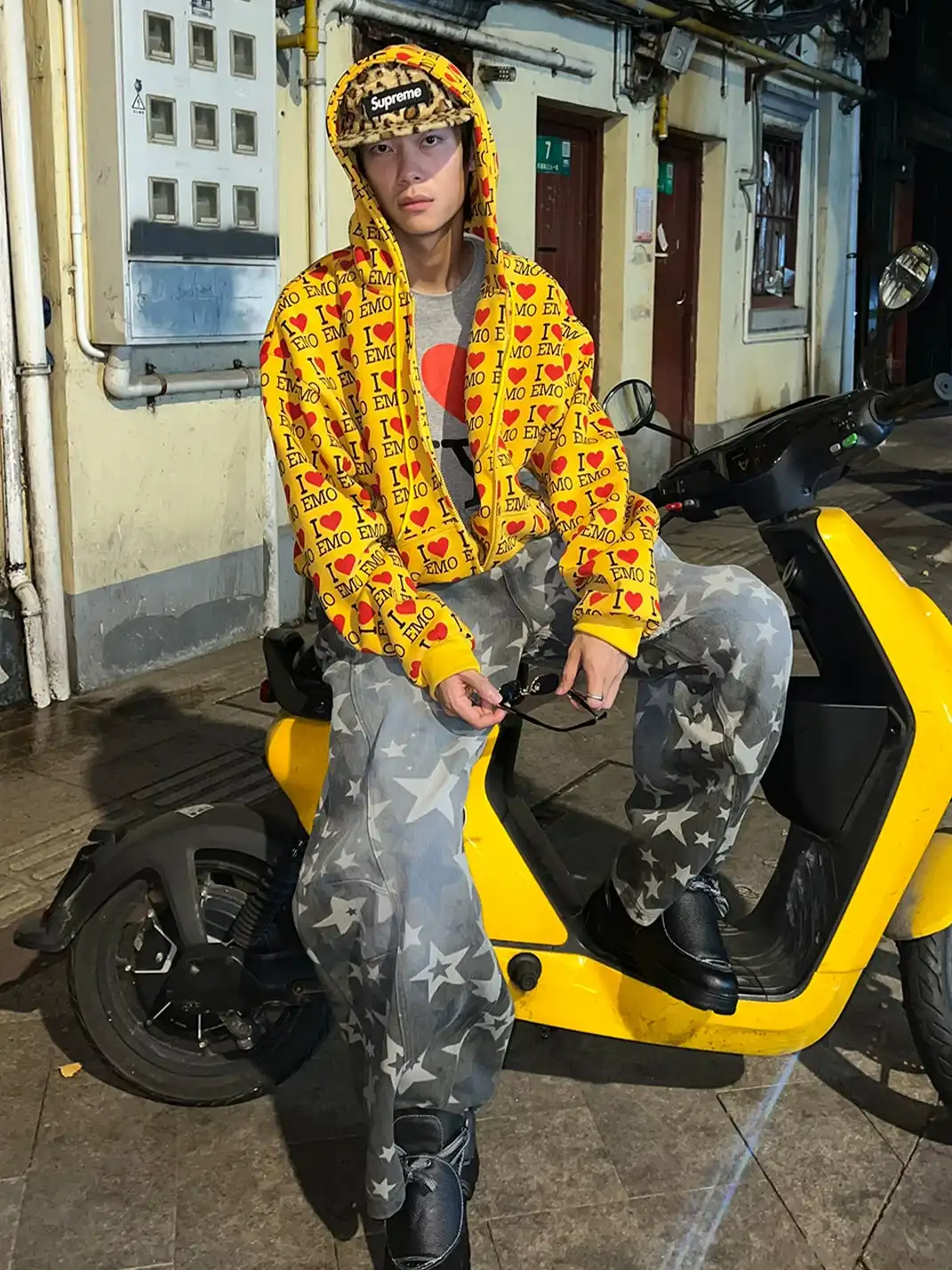 EAHO | Allover Gradient Star Print Wide Leg Cargo Pants