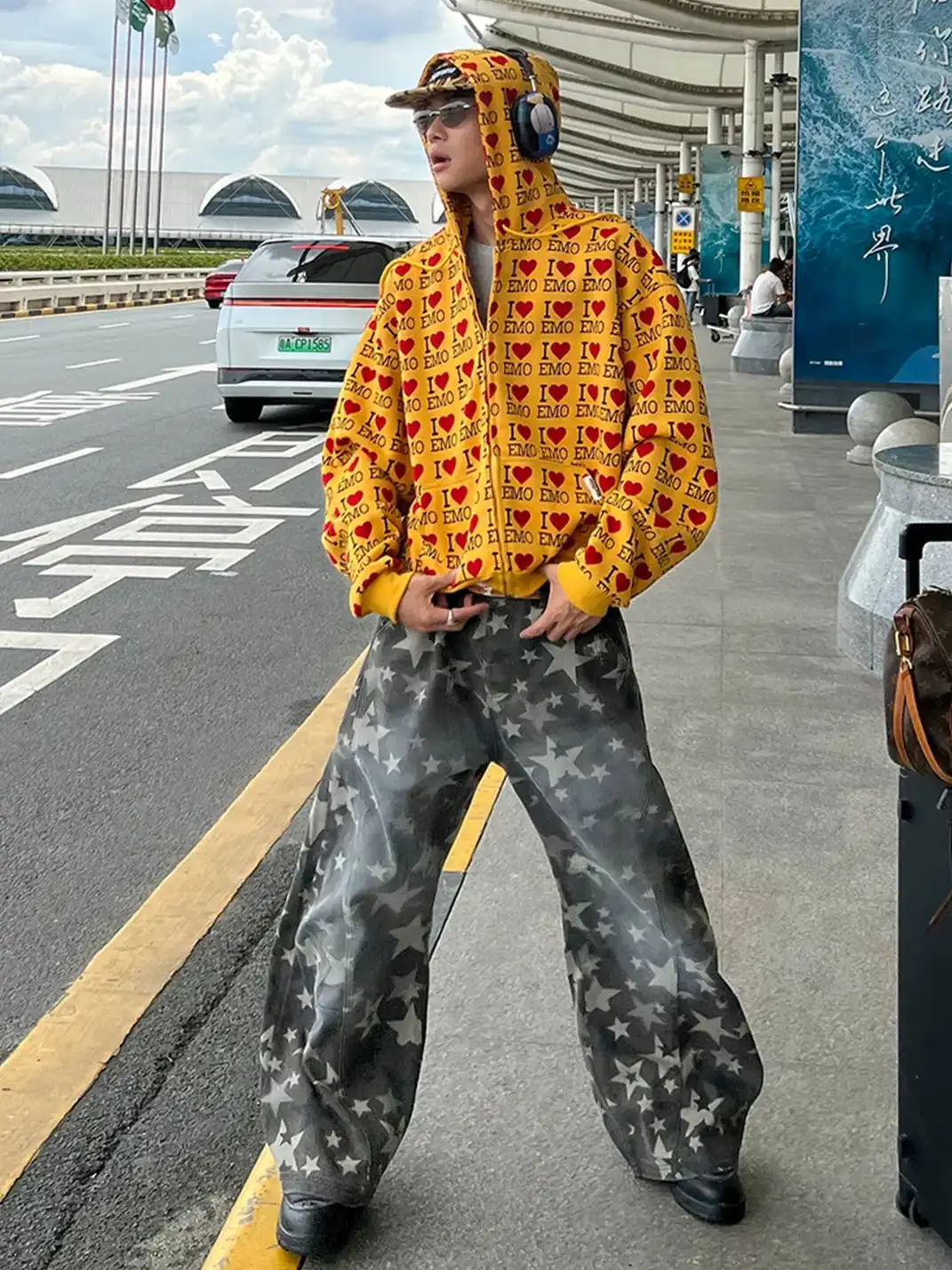 EAHO | Allover Gradient Star Print Wide Leg Cargo Pants