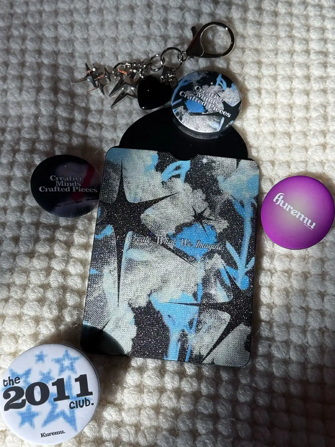 Kuremu | Star Burst Split Design ID Badge Campus Card Holder