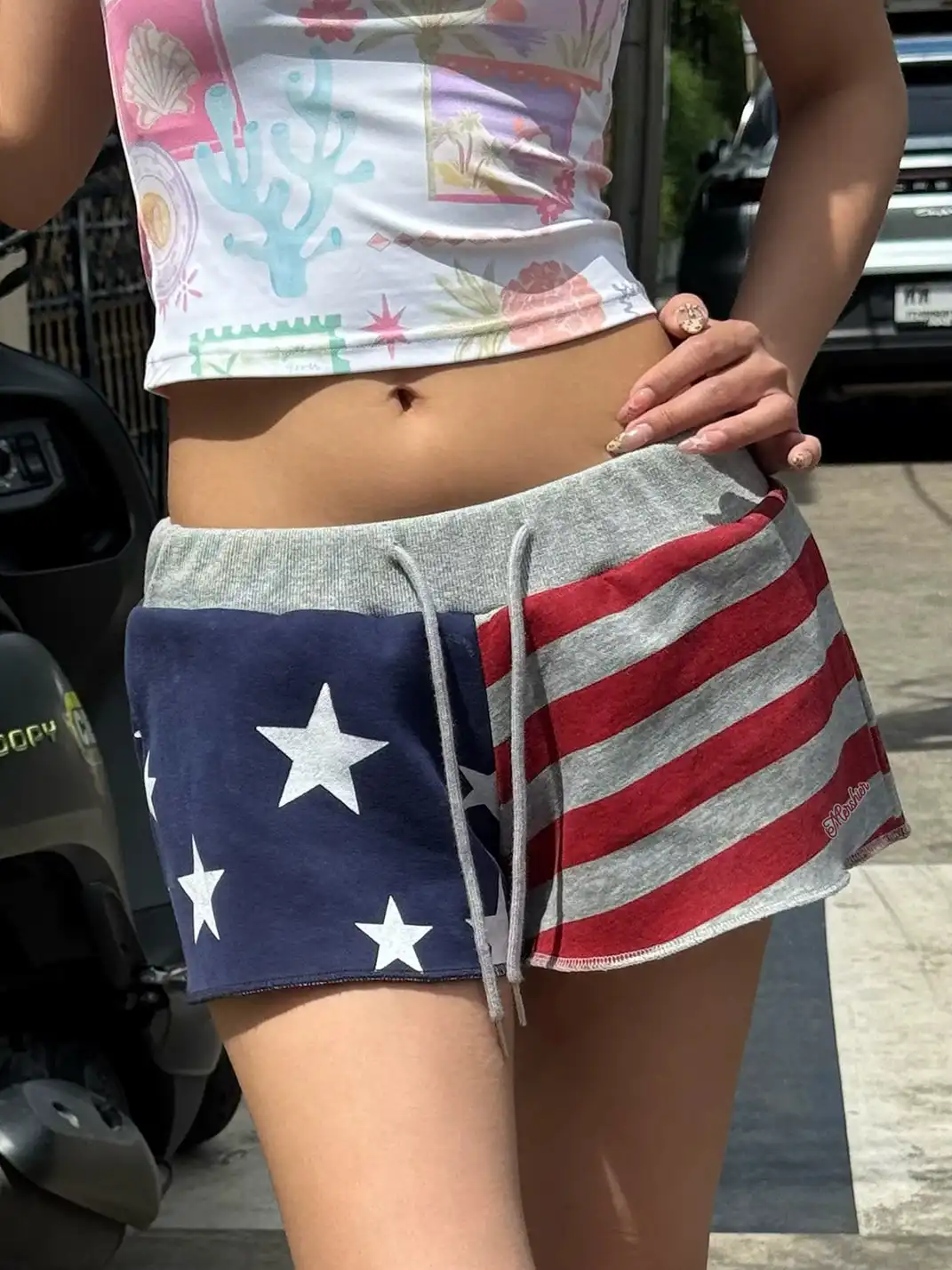 EAHO | Star Print Color Block Straight Leg Shorts