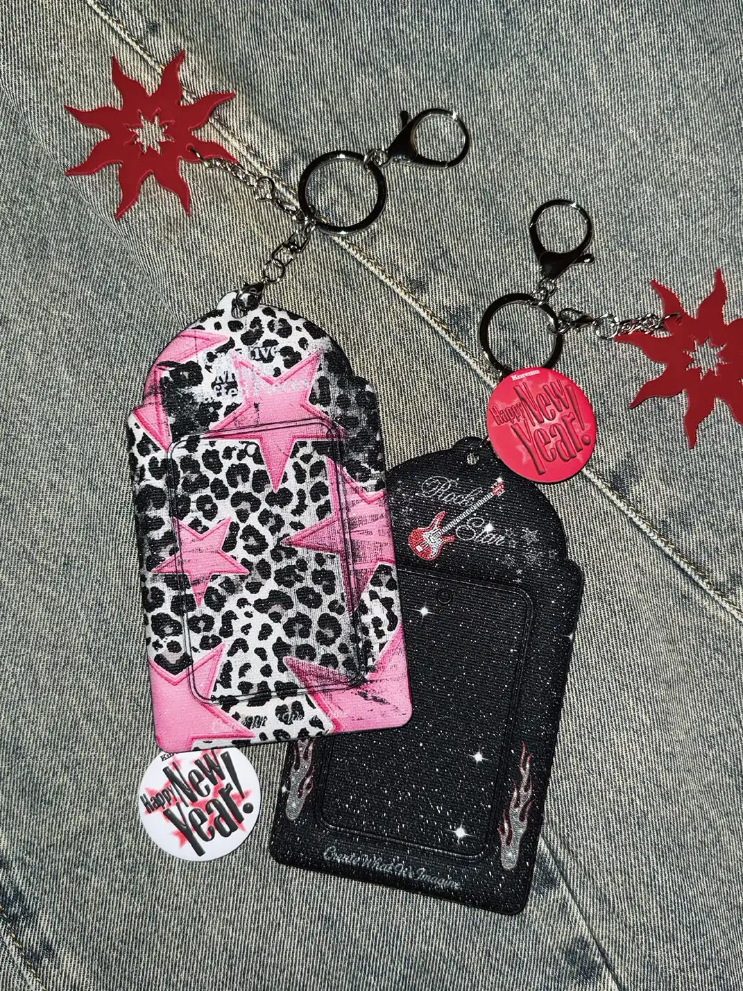 Kuremu | Distressed Star Pattern PVC Card Holder