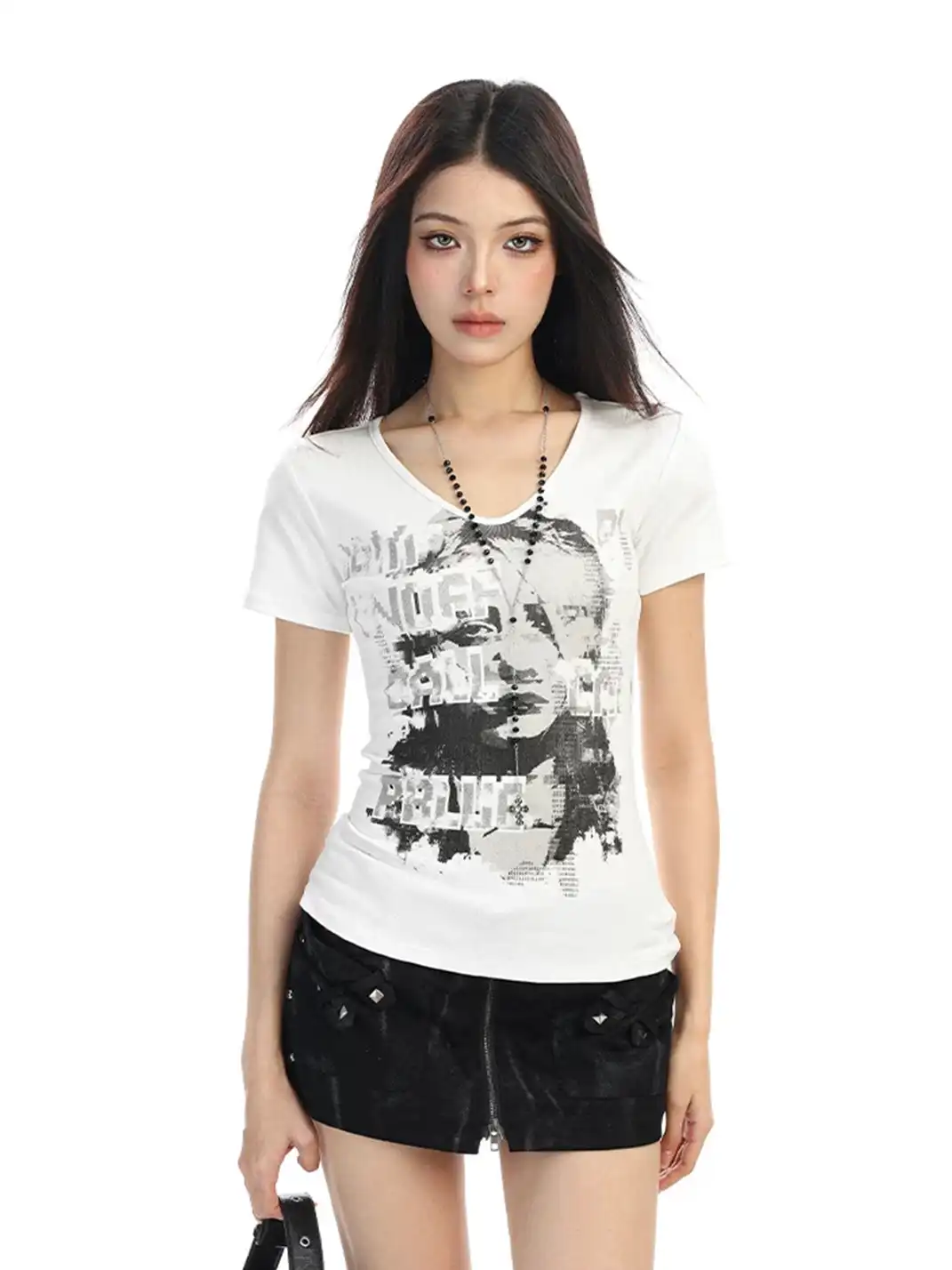 BIGGOLD | Graffiti Print V-Neck Fitted Shoulder T-Shirt