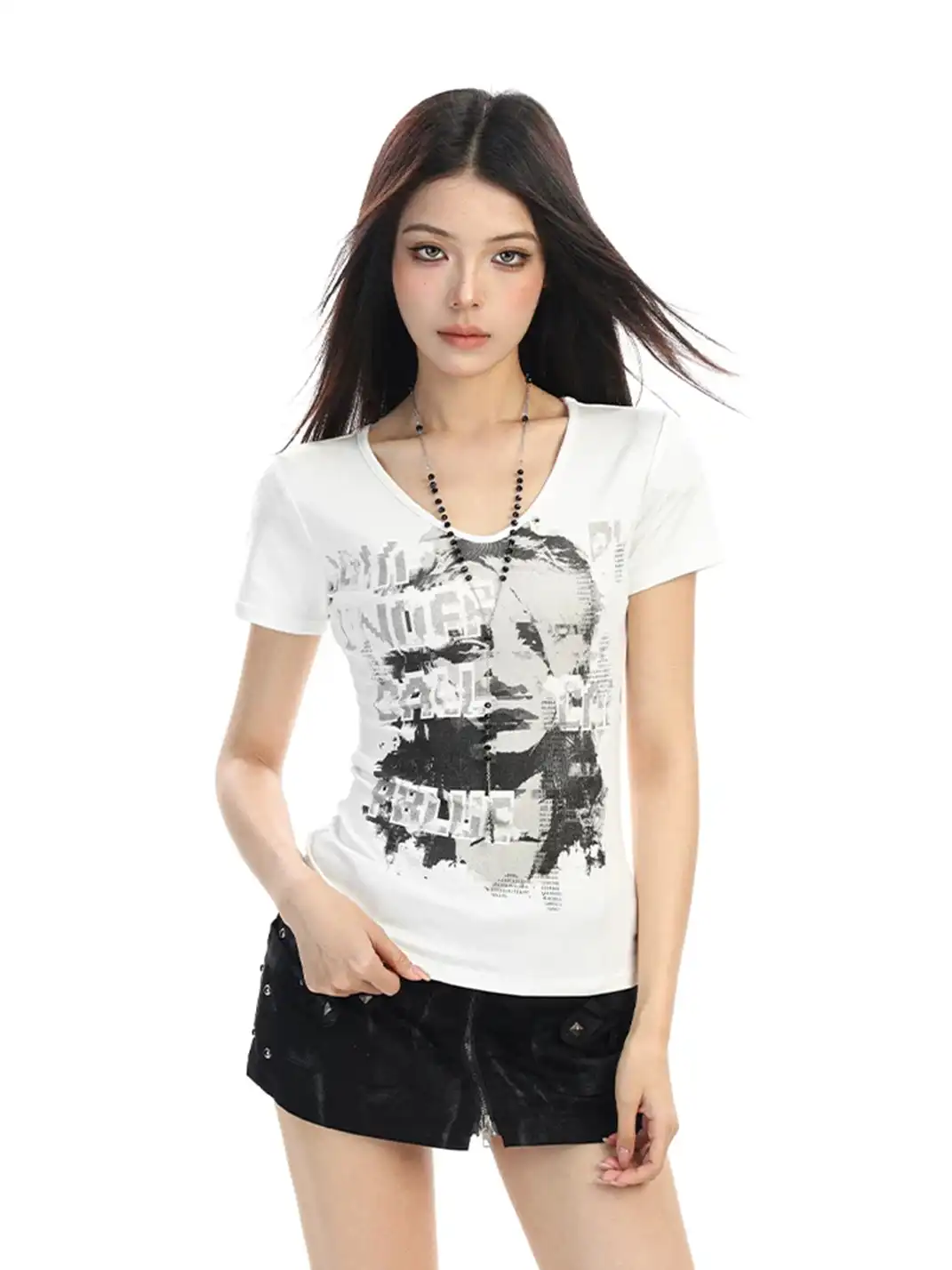 BIGGOLD | Graffiti Print V-Neck Fitted Shoulder T-Shirt