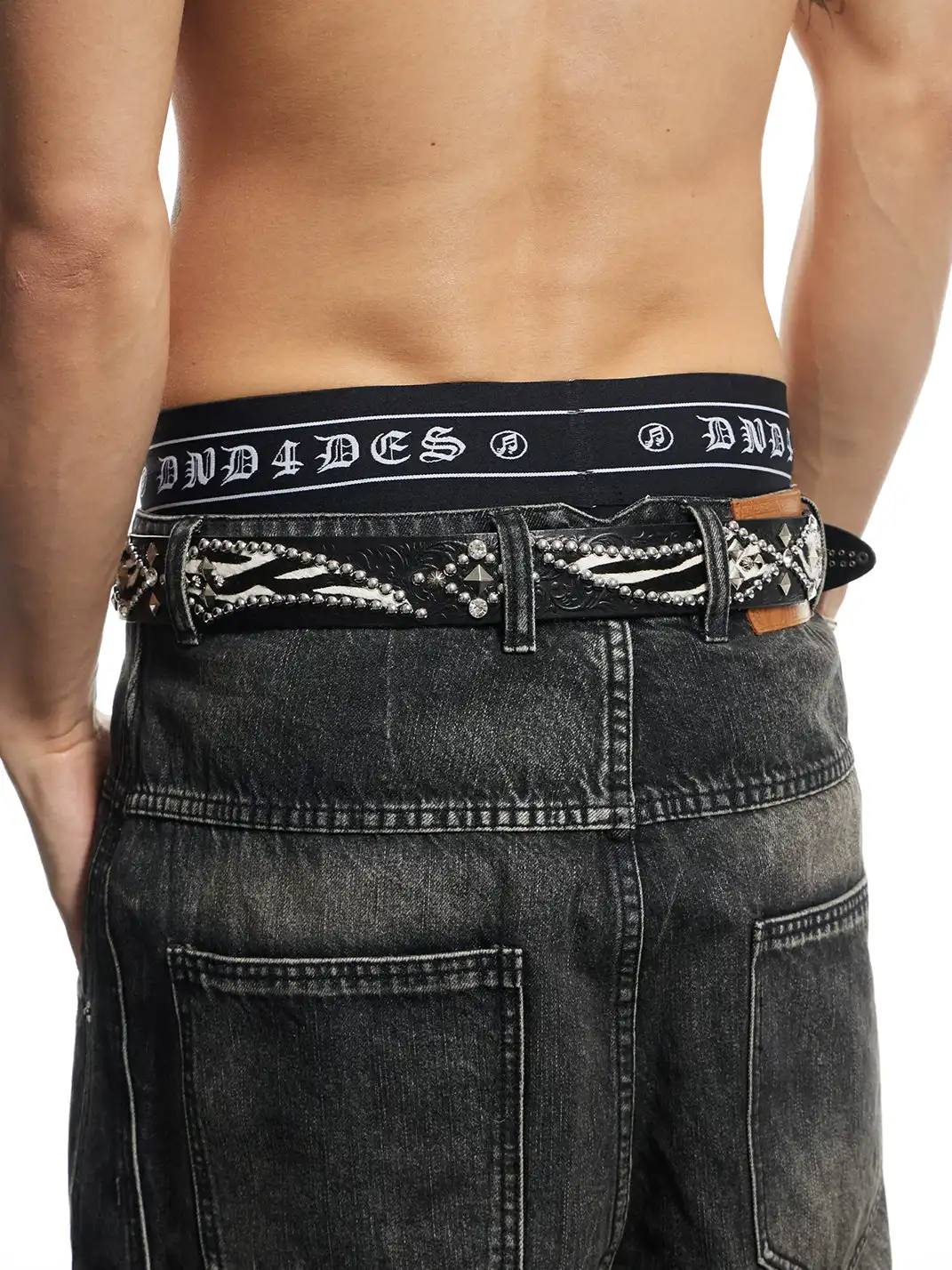 DND4DES | Honeysuckle Pattern Carved Rhinestone Color Block Spliced Belt