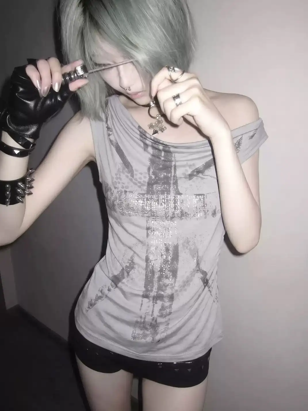 Imdelusion | Asymmetric One-Shoulder Union Jack Silver Foil Print Tank Top