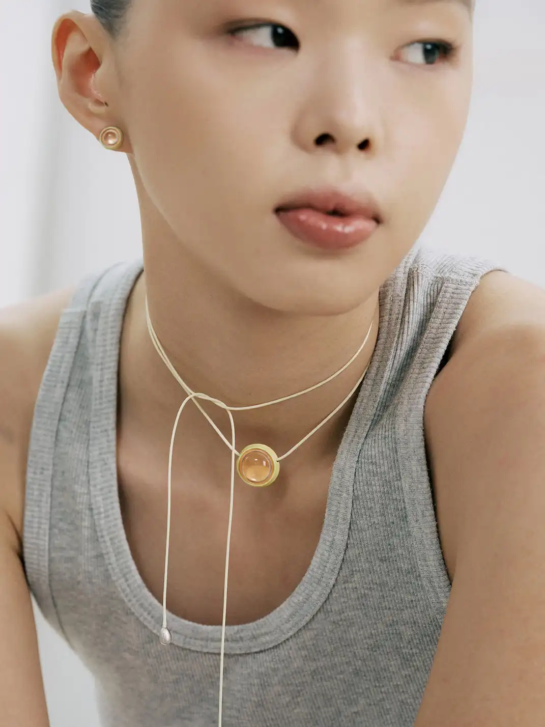 FOMULO | White Crystal Traffic Light Necklace