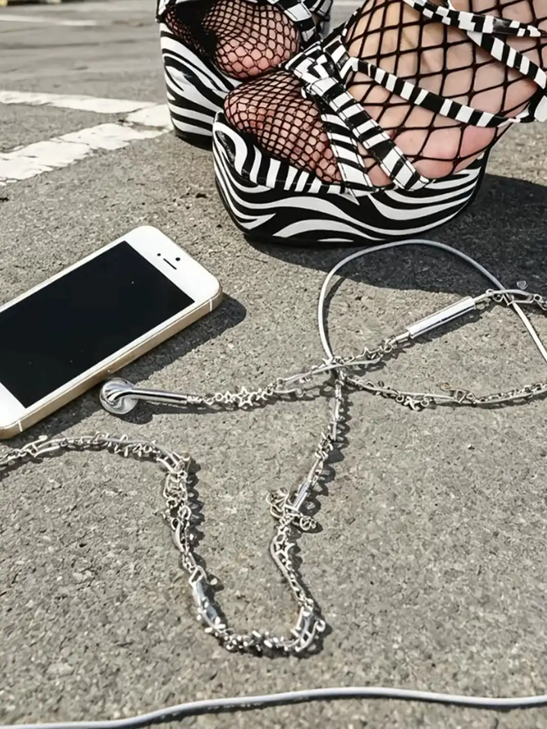 HODGE TUNG | Metallic Fashion Wired Headphones