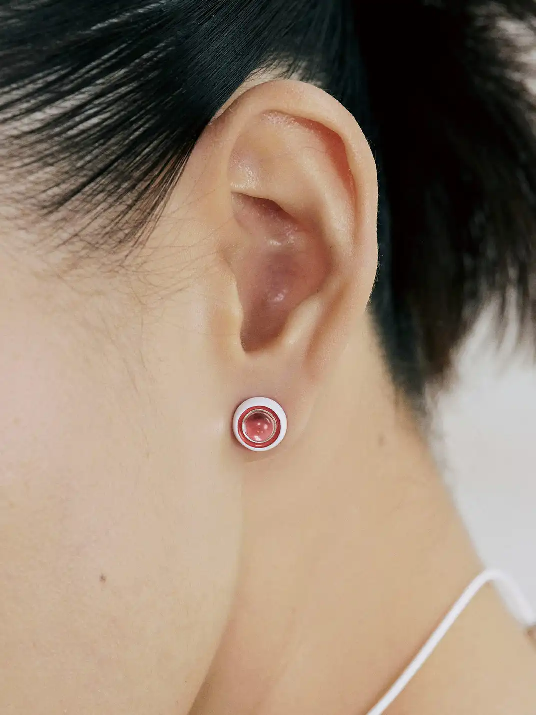 FOMULO | White Crystal Traffic Light Earrings