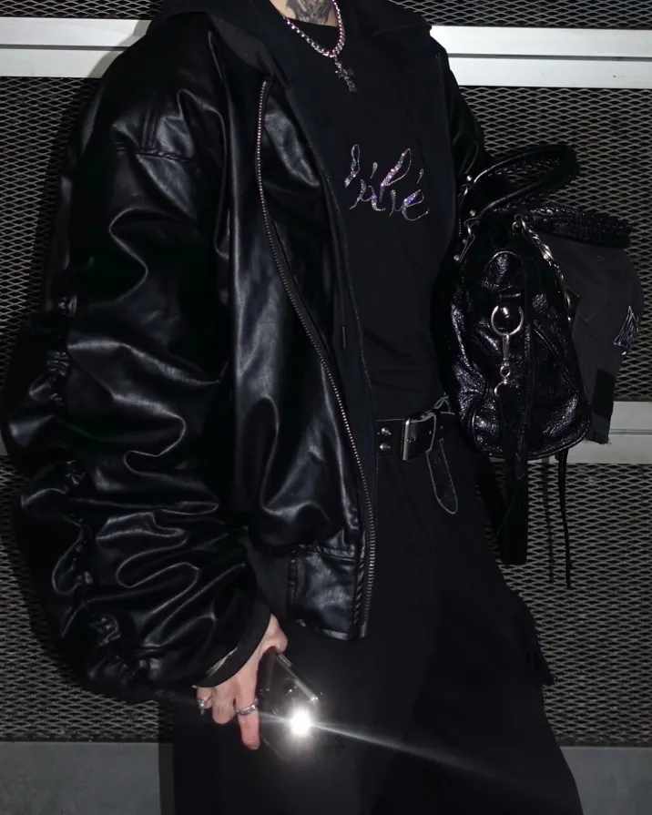 @barbiedrugz wear POPPROJECT Leather bomber Double fake two hooded coat Bomber jacket leather padded ma1 link in bio #fashion #brand #bomber (3/8)