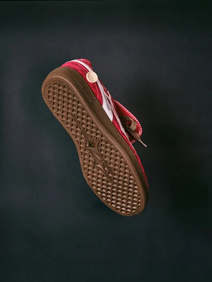 Red Velvet //Ultimate Vintage Vibes #psylos1 #psylos1me #psylos1andme #killwinner #shoe #shoesaddict #sneakers #sneakerheat #sneakerhead #trainingshoe #germanarmytrainers #fashionista #streetstyle #ootd #fyp (4/4)