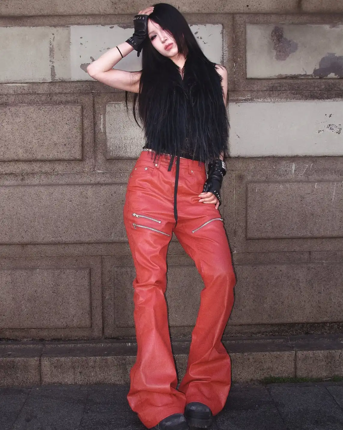 Red gloss cuts through the night—sharp, loud, impossible to ignore. The alley becomes a runway the moment you walk in. Step Into the Wave → psylos1.com REBEL WAVE #RebelWave #AvantGardeWear #UrbanRebel (4/4)