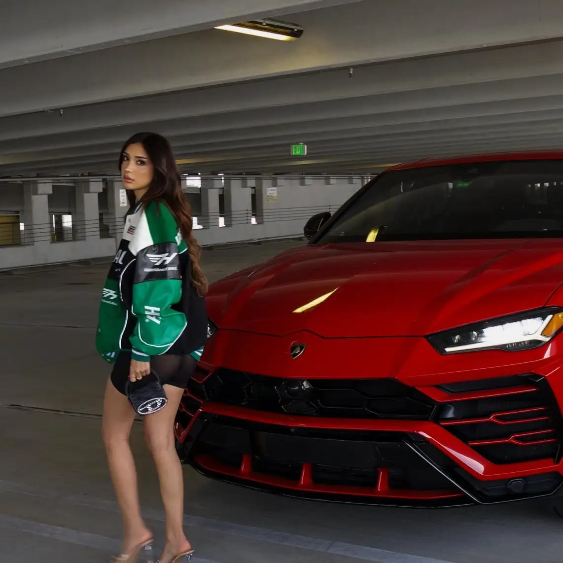 ❤️‍🔥🏁 - #miamibeach #ootd #lamborghiurus #racing #womansstreetwear #womansstreetstyle #coolgirlaesthetic #grwm (3/4)