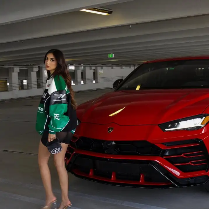 ❤️‍🔥🏁 - #miamibeach #ootd #lamborghiurus #racing #womansstreetwear #womansstreetstyle #coolgirlaesthetic #grwm (3/4)