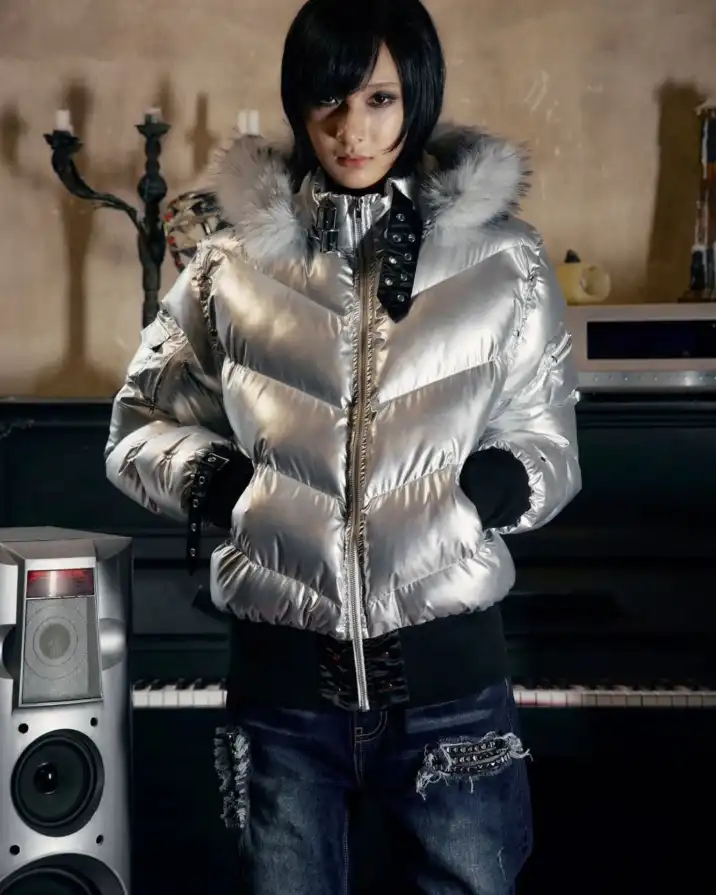 Chrome reflection. Winter distorted. Outshine the simulation. PAIKI | Mink Fur Hooded Down Jacket Link in bio to cop. #cybery2k #silverpuffer #futuristicfashion #streetwear #avantgarde (2/9)
