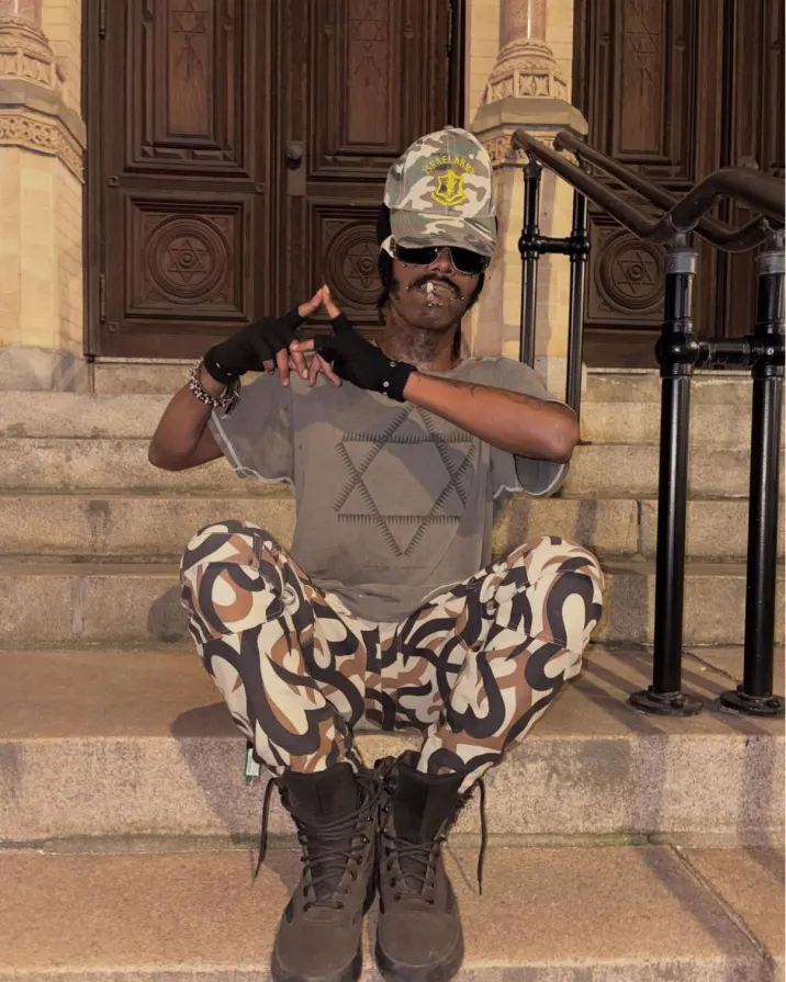 Glitch the simulation. 🕷️ Visual noise for the concrete desert. The Static Noise Cargos defy the algorithm with abstract distortion and heavy-duty chaos. Don't just watch the system fail—be the error code. Secure the payload via Link in bio BE A DEVIL丨SANSKRIT FINGERLESS GLOVES PUNK STYLE #beadevil #avantgarde #streetwear #grunge #fashiontiktok #subversive #chaos #outfitinspo (1/3)