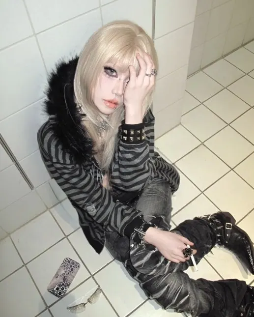 Angel.exe corrupted. Wings loaded with intent. Search PAIKI at PSYLOS1.COM for more #darkangel #altfashion #cybergrunge #nightcore #psylos1 (3/9)