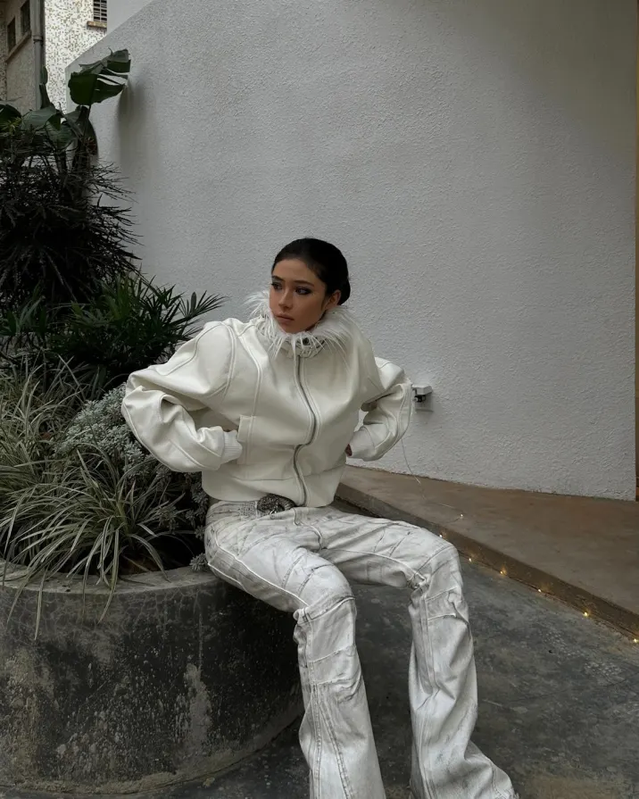 Cold season, hotter armor. White Devil Fur Collar Jacket — cut like a warning, worn like a weapon. Pre-Black Friday is live — and shipping flies. $20 off $150+ | $40 off $250+ Step into the storm at psylos1.com REBEL WAVE | White Devil Fur Collar Leather Jacket #REBELWAVE #psylos1 #blackfridaydeal #streetavantgarde #futureaesthetic (6/6)