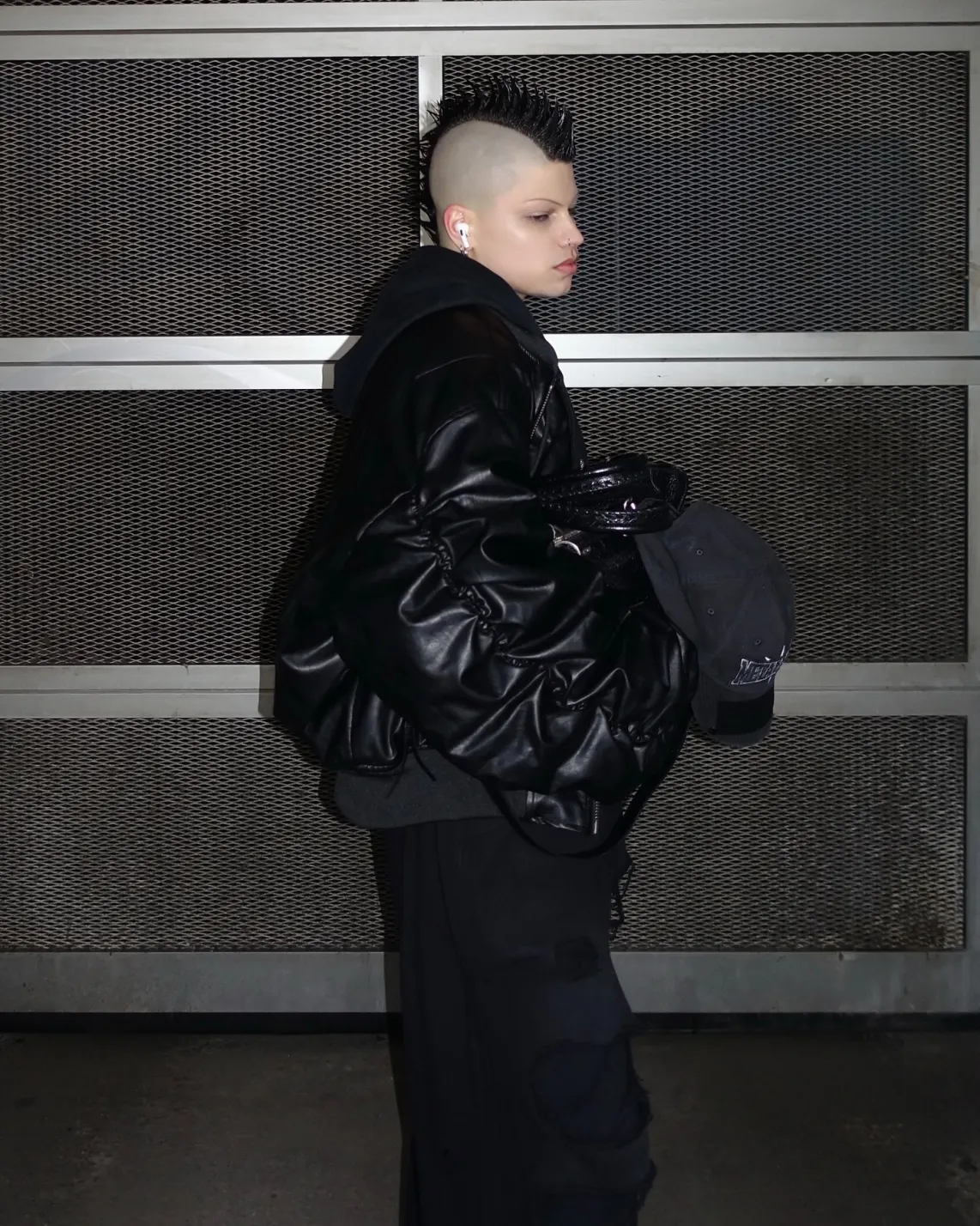 @barbiedrugz wear POPPROJECT Leather bomber Double fake two hooded coat Bomber jacket leather padded ma1 link in bio #fashion #brand #bomber (5/8)