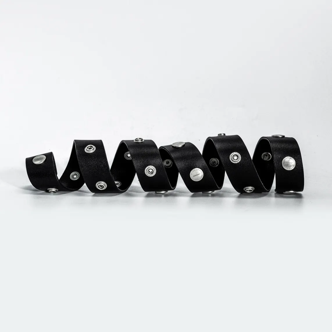 REBEL WAVE ”WA\VE“ series is now available The most designer items are in short supply (6/9)