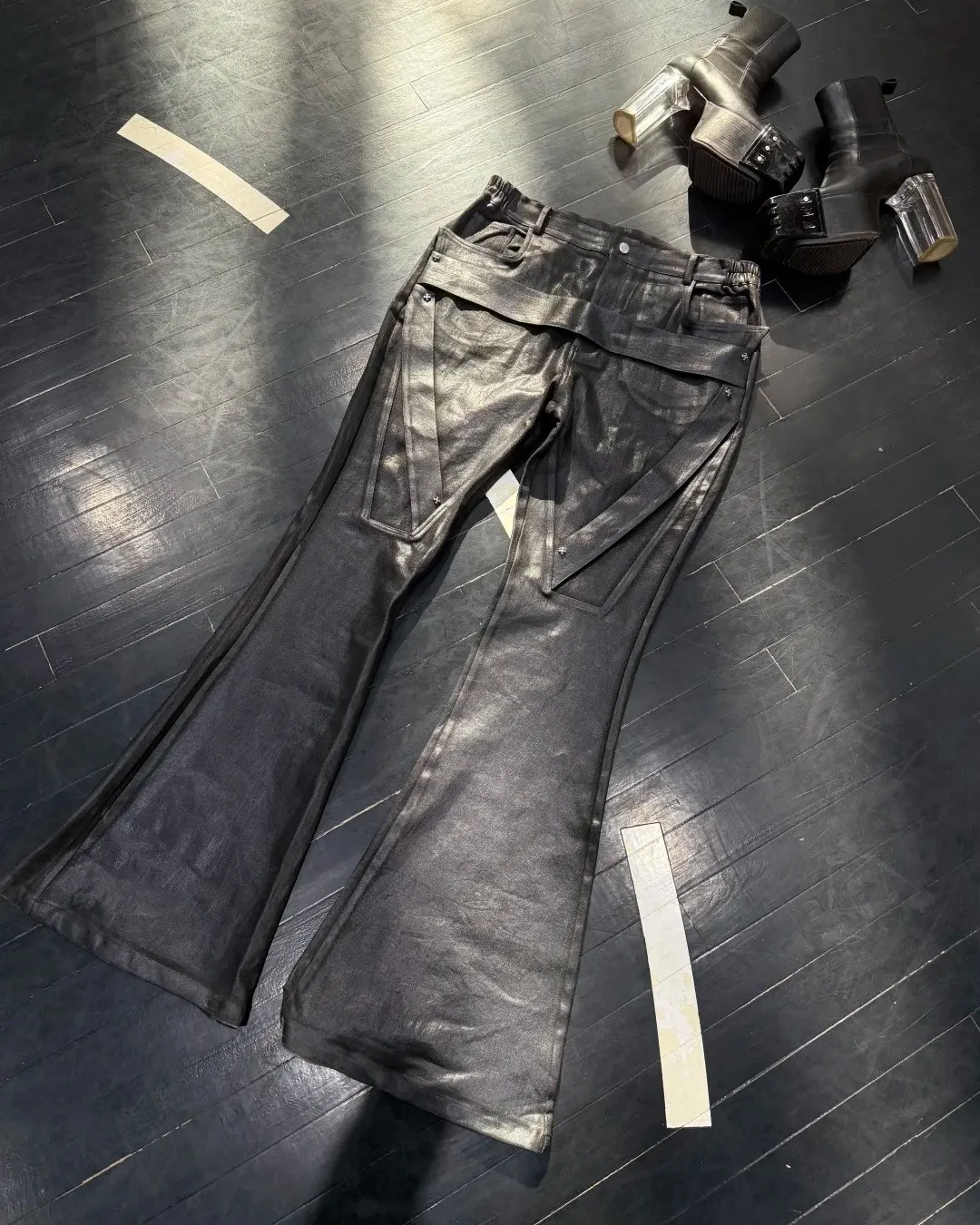 Static noise in the simulation. Strapped denim for the underground. Enter the loop at PSYLOS1.COM Disark #SubversiveBasics #CyberY2K #AvantGarde #Disark #TechWear (2/9)