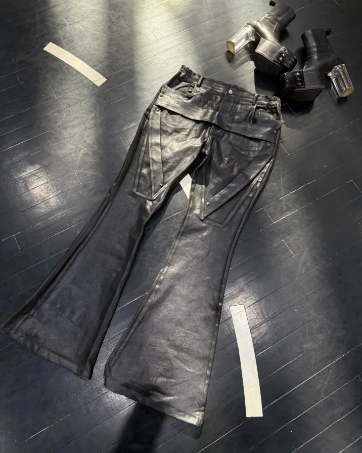Static noise in the simulation. Strapped denim for the underground. Enter the loop at PSYLOS1.COM Disark #SubversiveBasics #CyberY2K #AvantGarde #Disark #TechWear (2/9)
