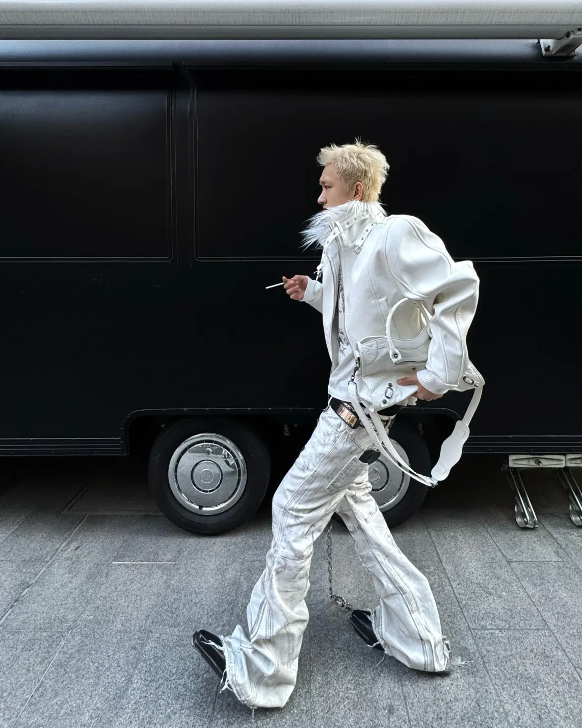 White noise. Devil silhouette. The kind of jacket that turns a corridor into a runway. Pre-Black Friday — faster delivery. $20 off $150+ | $40 off $250+ ⚡Own the edge at psylos1.com REBEL WAVE | White Devil Fur Collar Leather Jacket #REBELWAVE #psylos1 #blackfriday #darkfashion #avantgarde (6/6)