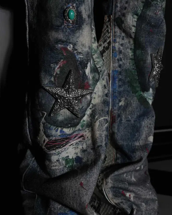 @kamal_zhou in GLB “rapstar” series 🐍 3D PRINTED SNAKE PATCHWAXED DENIM JEANS Extremely destructive stacked metal and pearl elements, a perfect embodiment of post-punkism Available now link in bio #streetstyle #fashionstyle #dirtyfit #grunge #jeans #ootd #readytowear #newarrivals #fashioninspo #style #styleinspiration #denim #psylos1 #psylos1me #psylos1andme (3/5)