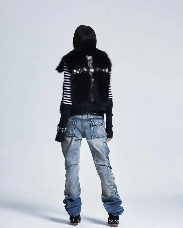 Crushing the pavement beneath heavy suede. Silver spikes ready to puncture the mundane. Acquire the armor at PSYLOS1.COM NONAME SPACE #darkwear #avantgardefashion #sneakerhead #streetgoth #NONAMESPACE (3/6)