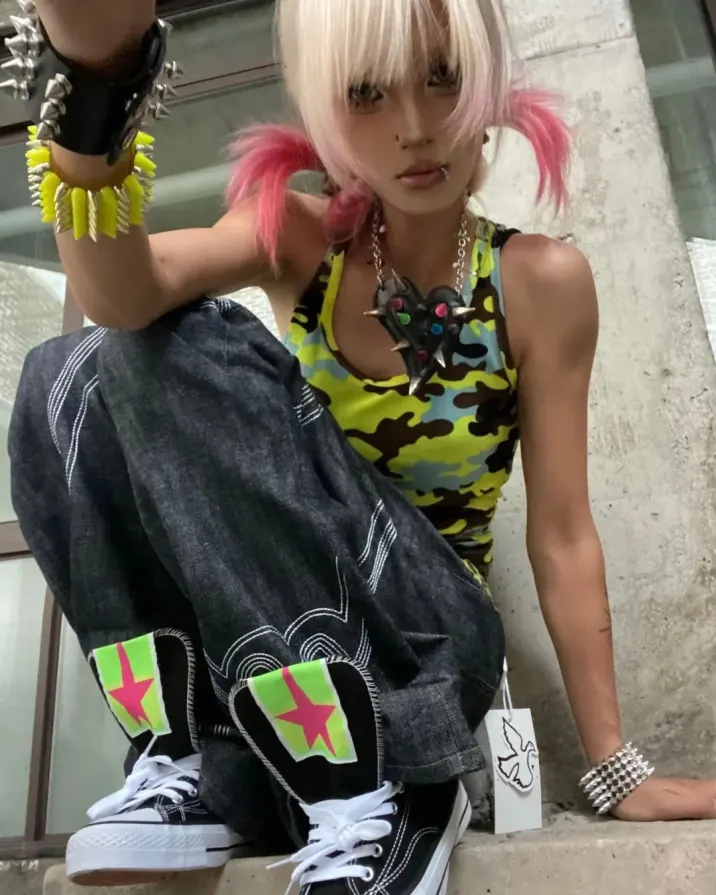Designed for those who don’t look back. The future doesn’t ask permission. Step inside at PSYLOS1.COM REBEL WAVE #RebelWave #Techwear #DarkWear #AvantGarde (4/5)
