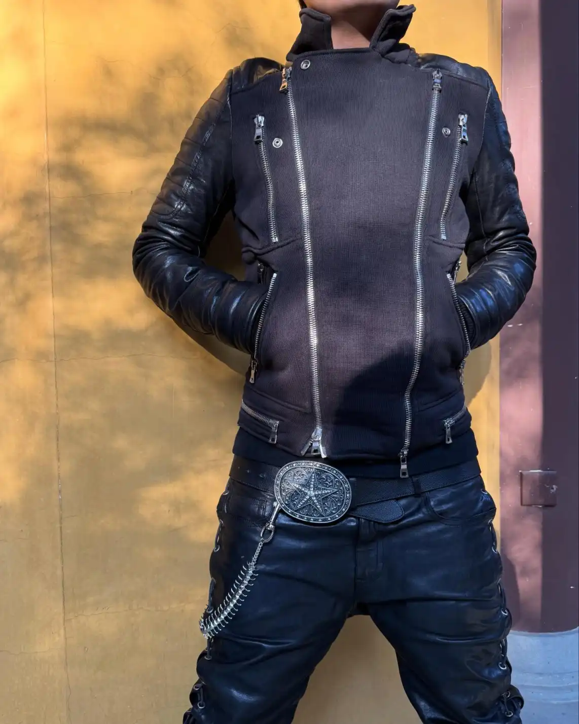 Pour pint of that dirty, Double me cup, I sip ’til I‘m blurry #ootd #outfit #esdeekid #hedislimane (4/9)
