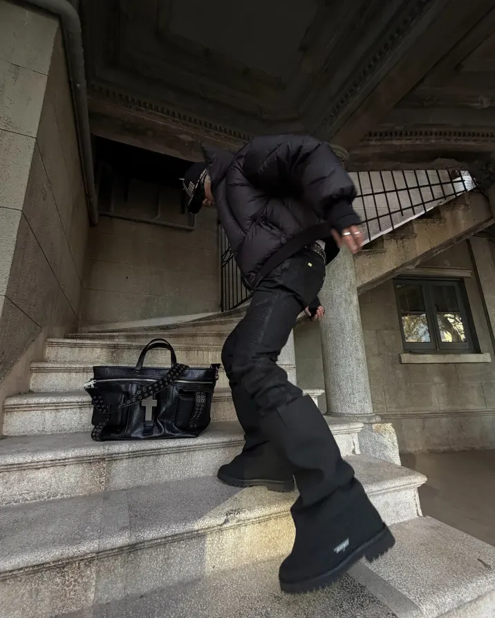 REBEL WAVE — Heavy Fit, Cold Soul. Built for winter. Armed for the street. 👉 Tap in psylos1.com #RebelWave #psylos1 #WinterFits #StreetArmor #BlackAesthetic (2/9)