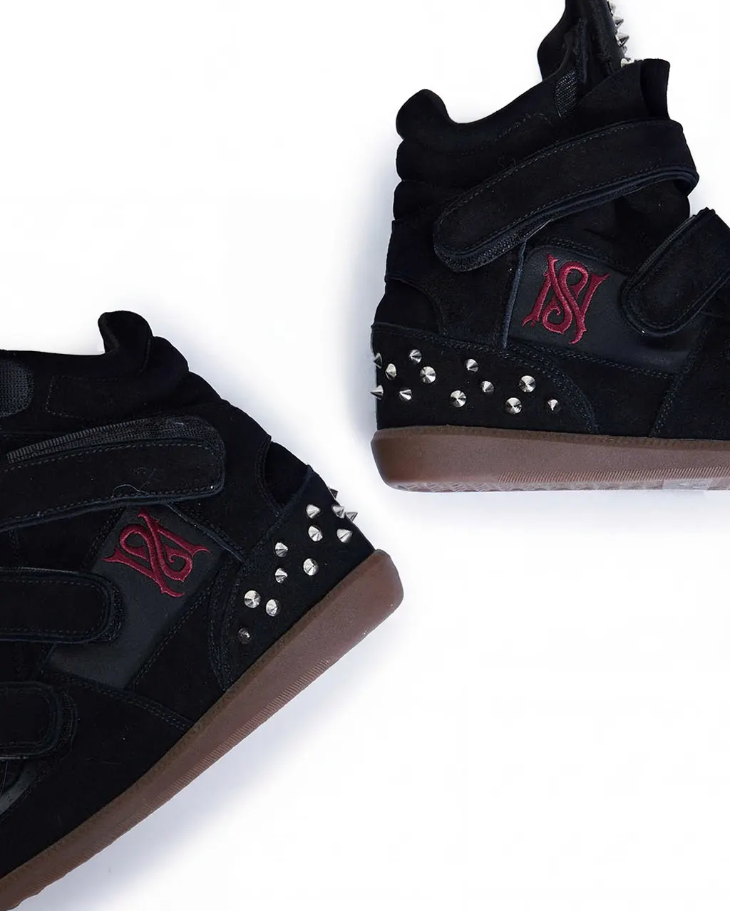 Crushing the pavement beneath heavy suede. Silver spikes ready to puncture the mundane. Acquire the armor at PSYLOS1.COM NONAME SPACE #darkwear #avantgardefashion #sneakerhead #streetgoth #NONAMESPACE (5/6)