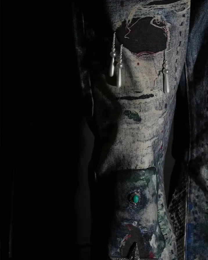 @kamal_zhou in GLB “rapstar” series 🐍 3D PRINTED SNAKE PATCHWAXED DENIM JEANS Extremely destructive stacked metal and pearl elements, a perfect embodiment of post-punkism Available now link in bio #streetstyle #fashionstyle #dirtyfit #grunge #jeans #ootd #readytowear #newarrivals #fashioninspo #style #styleinspiration #denim #psylos1 #psylos1me #psylos1andme (4/5)