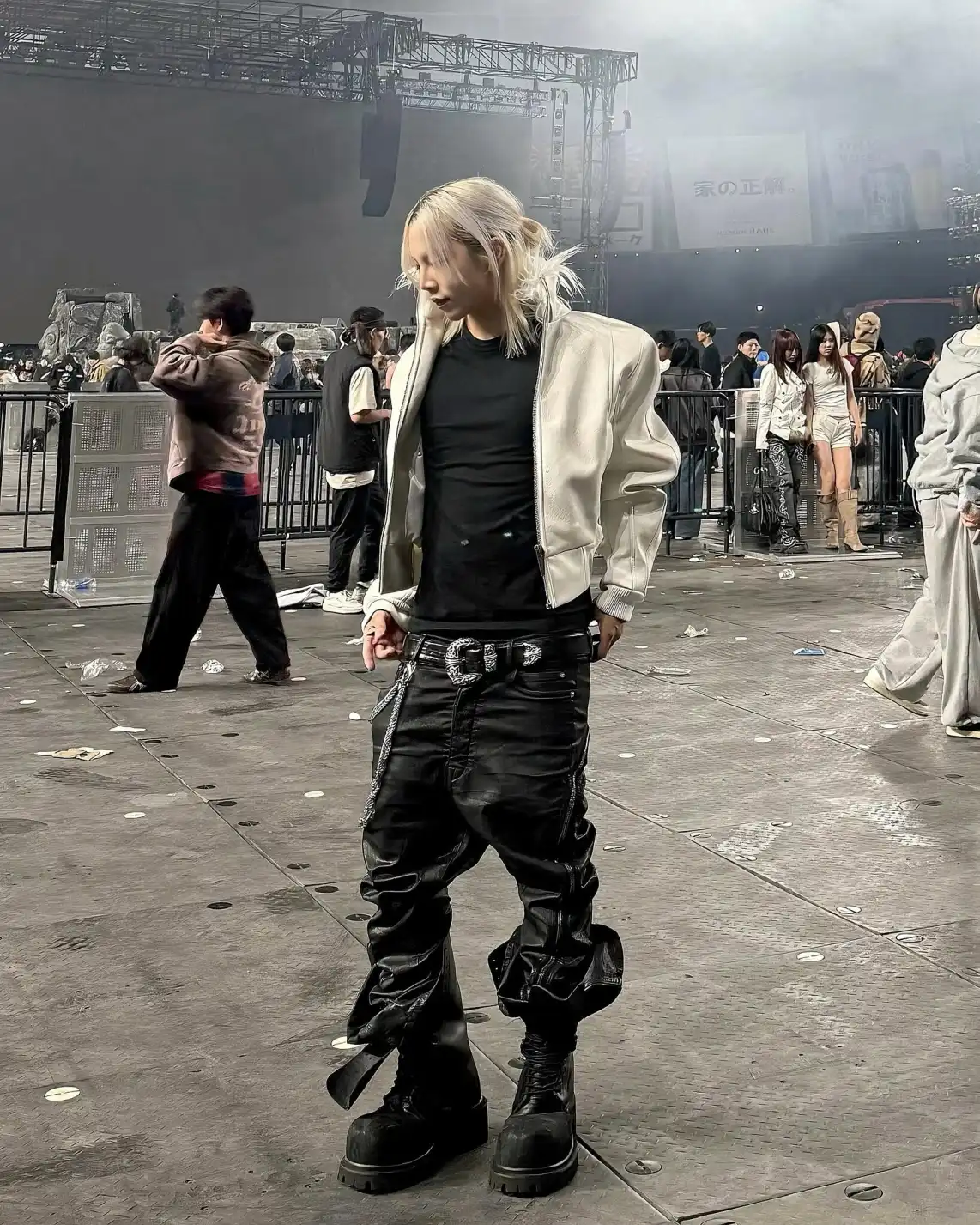 White Devil. Fur collar. Sharp attitude. Pre-Black Friday — Up to 50% OFF + Free Gift ⚡ psylos1.com @1fizstqh4 in REBEL WAVE | White Devil Fur Collar Leather Jacket #psylos1 #RebelWave #WhiteDevilJacket #1fizstqh4 #darkfashion #techwearfemme #streetavantgarde #preblackfriday #50off_eyewear (2/5)