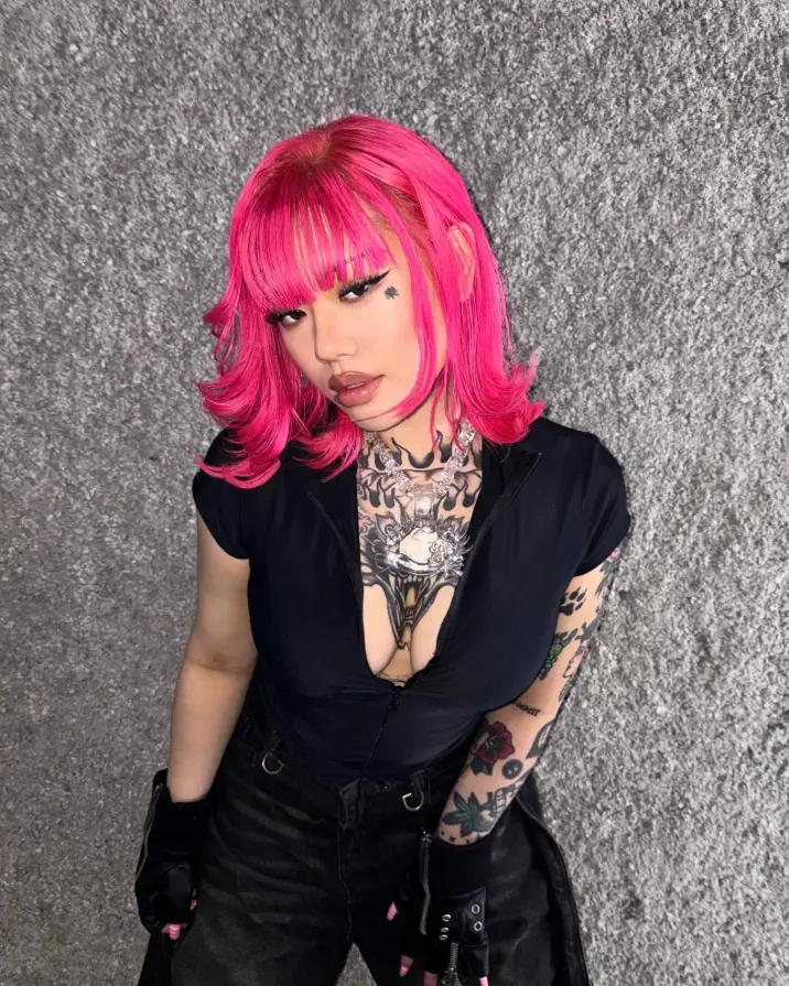 Constructed chaos. Double zips, layered armor — hands ready for a new world order. Step into the wave → psylos1.com REBEL WAVE | 25SS “WOR” Layered Gloves CR: @nyla.nune #RebelWave #DarkUtility #FutureWear #psylos1 (2/4)