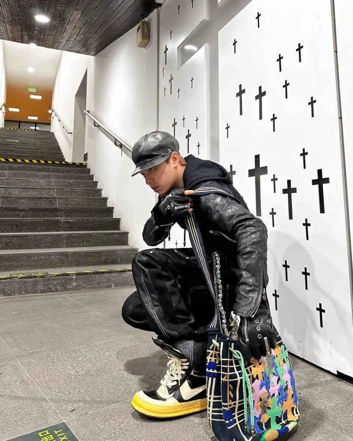 Neon bleeding into the void. Buckles locking down the chaos. Breach the system at PSYLOS1.COM REBEL WAVE #Techwear #Cyberpunk #EdgyStyle #FuturisticFashion (7/8)