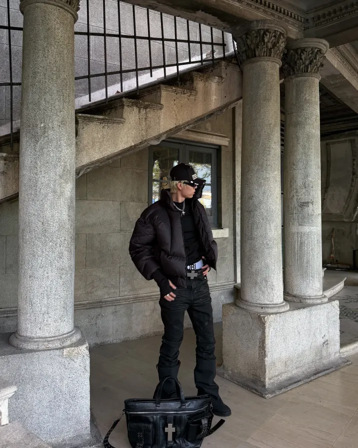 REBEL WAVE — Heavy Fit, Cold Soul. Built for winter. Armed for the street. 👉 Tap in psylos1.com #RebelWave #psylos1 #WinterFits #StreetArmor #BlackAesthetic (7/9)