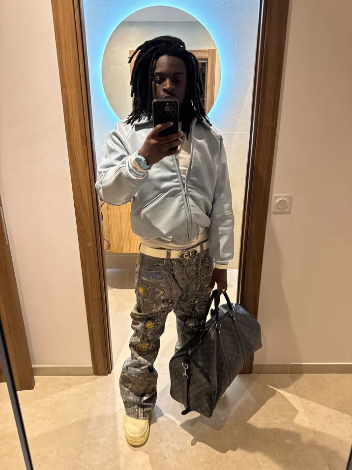 @justin_ofori in PSYLOS1|Distressed Chain Print Straight Jeans💎💎💎 You can get it on our website. 🖤 Link in bio 🔗 (4/4)